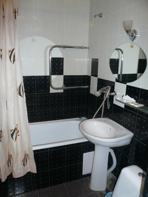 Gostiniy Dvor Hotell Vinnytsia Rum bild