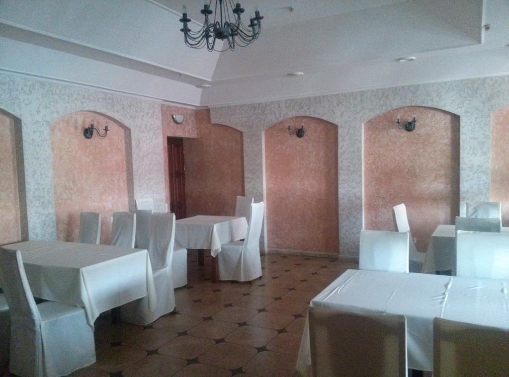 Gostiniy Dvor Hotell Vinnytsia Exteriör bild