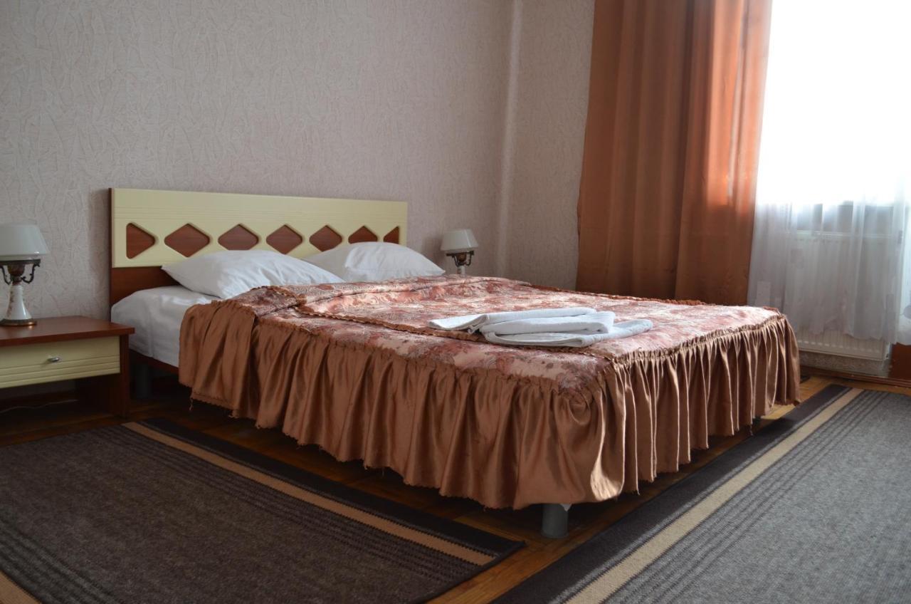 Gostiniy Dvor Hotell Vinnytsia Exteriör bild
