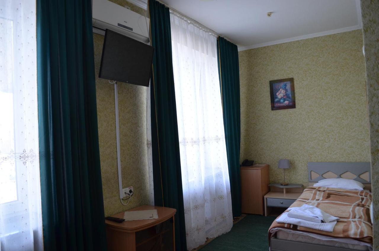 Gostiniy Dvor Hotell Vinnytsia Exteriör bild