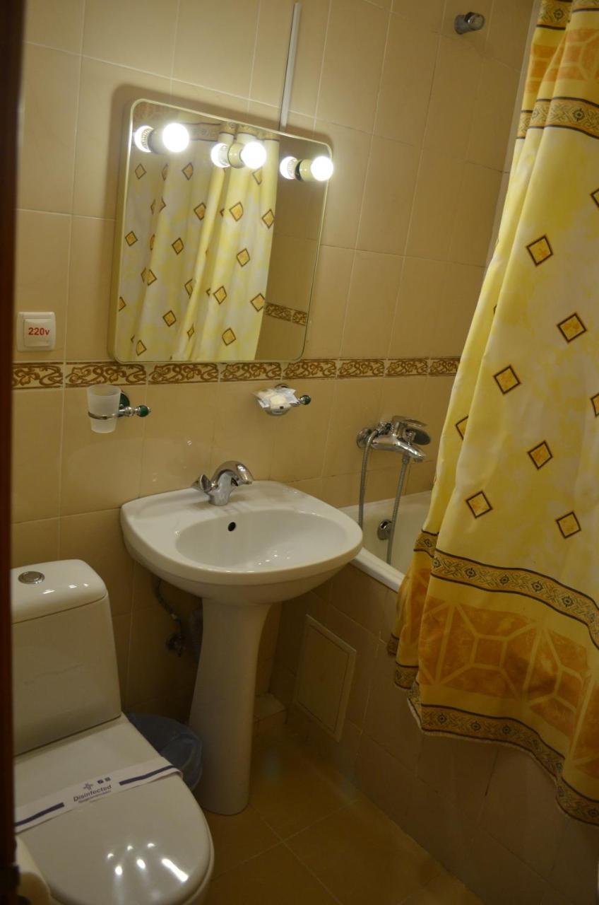 Gostiniy Dvor Hotell Vinnytsia Exteriör bild