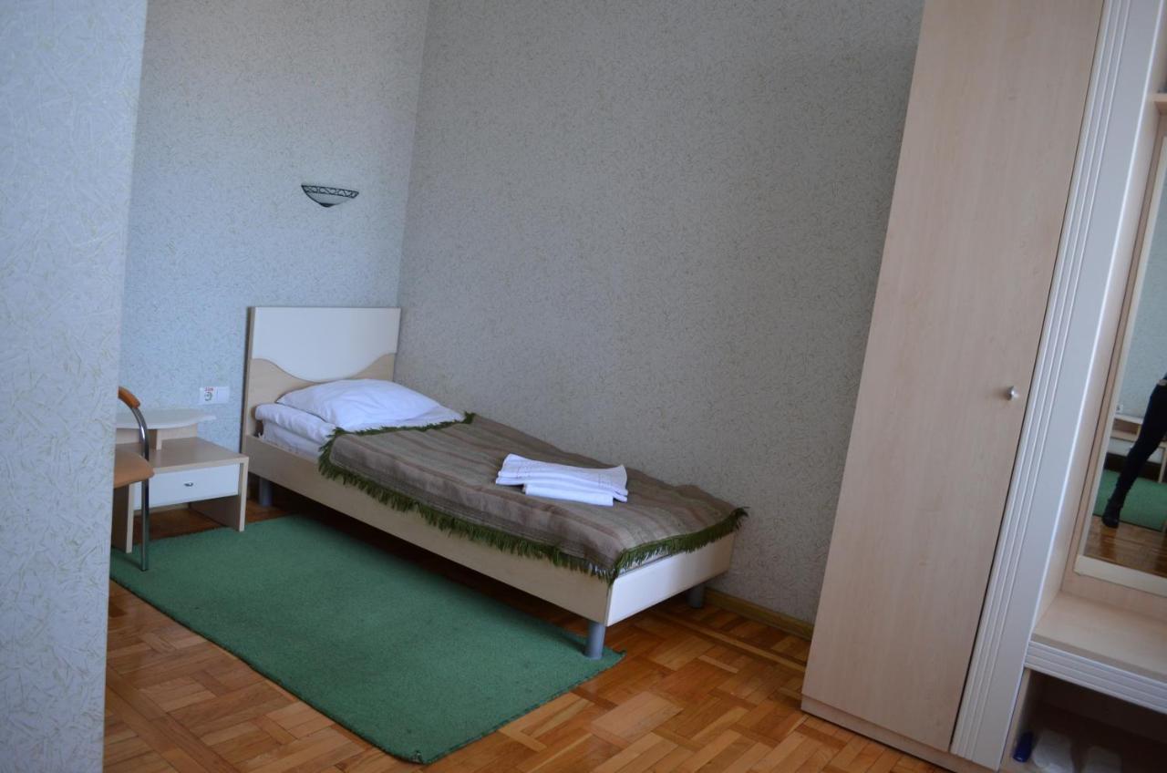 Gostiniy Dvor Hotell Vinnytsia Exteriör bild