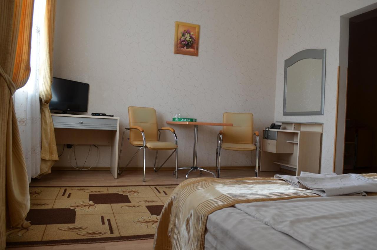 Gostiniy Dvor Hotell Vinnytsia Exteriör bild