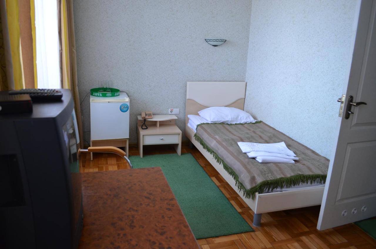 Gostiniy Dvor Hotell Vinnytsia Exteriör bild