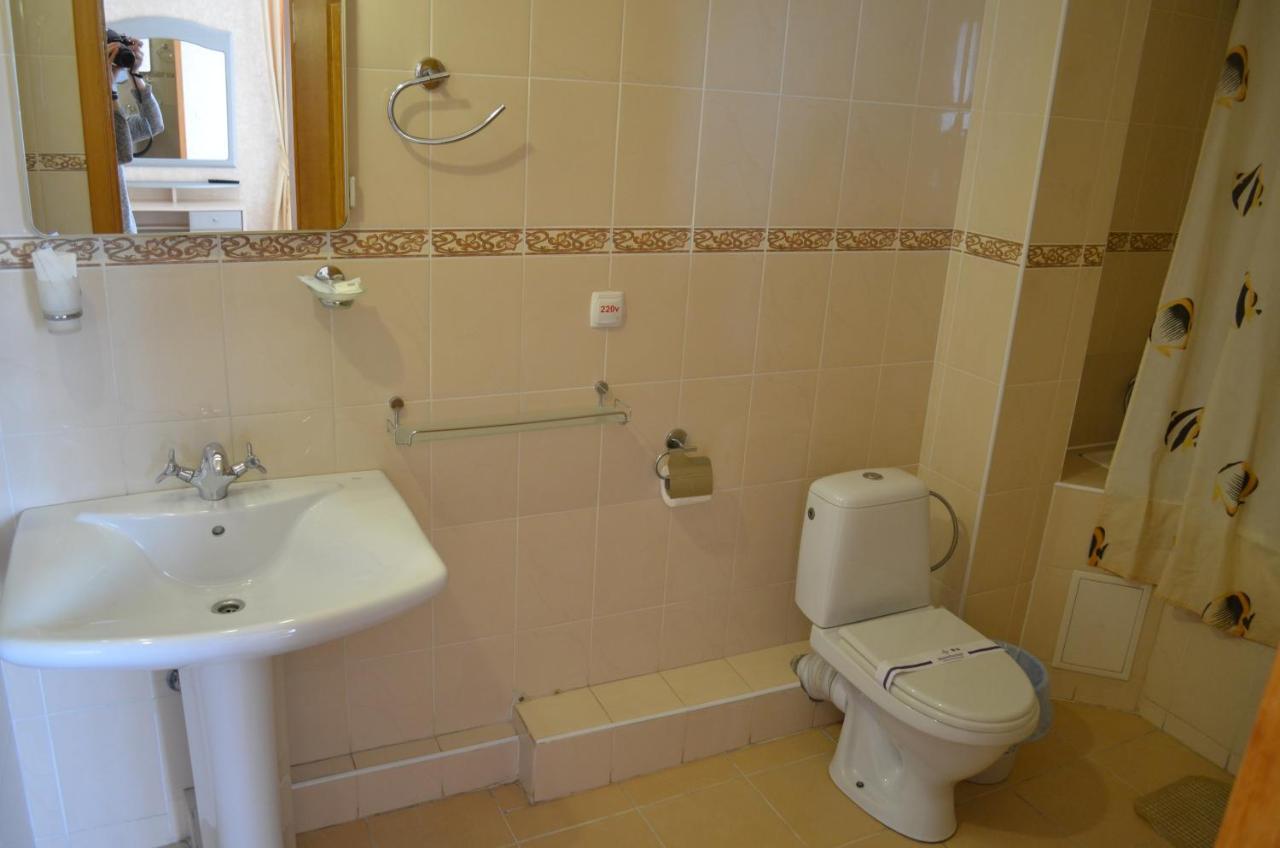 Gostiniy Dvor Hotell Vinnytsia Exteriör bild