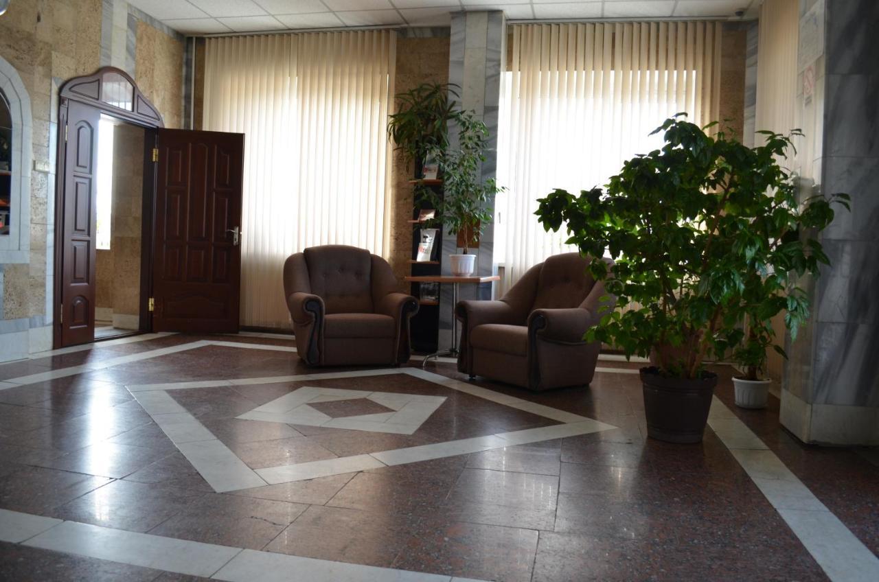 Gostiniy Dvor Hotell Vinnytsia Exteriör bild