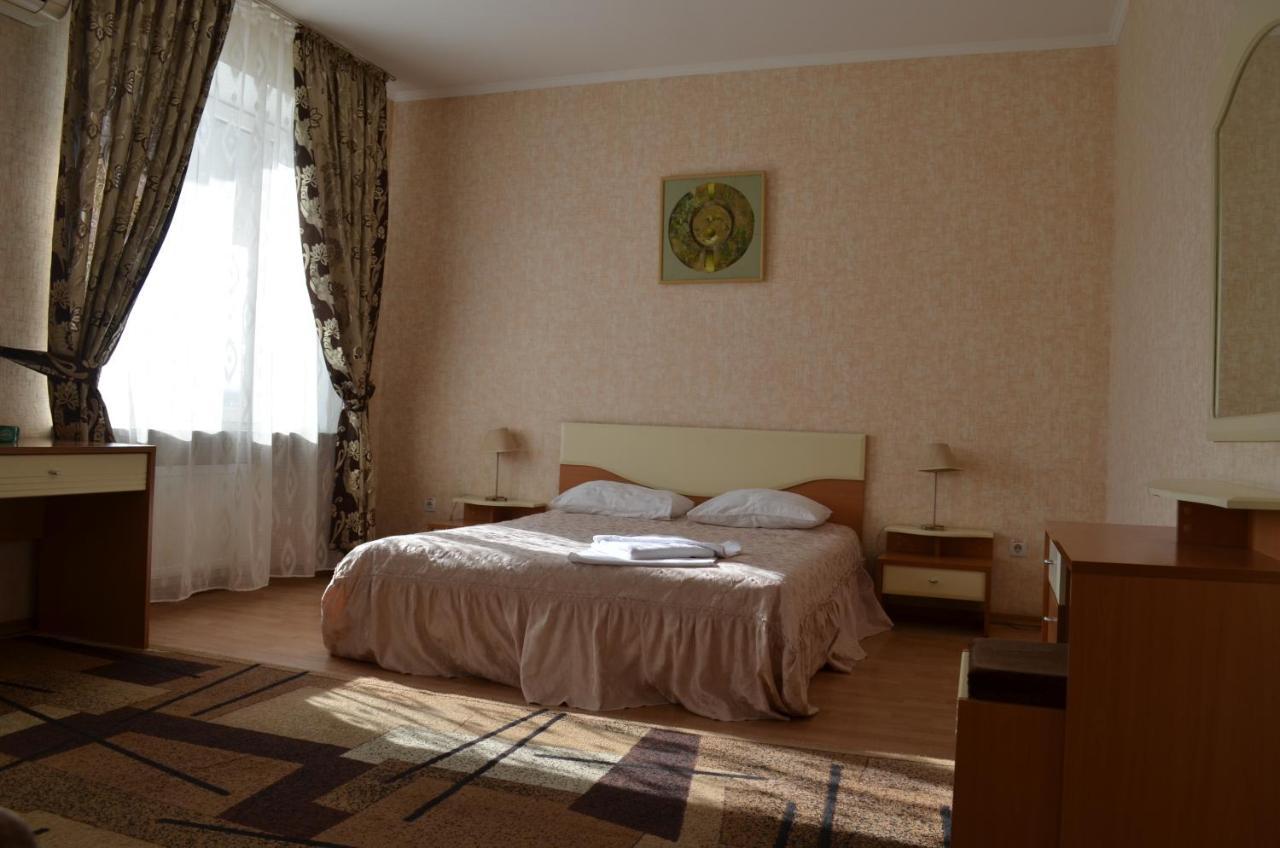 Gostiniy Dvor Hotell Vinnytsia Exteriör bild